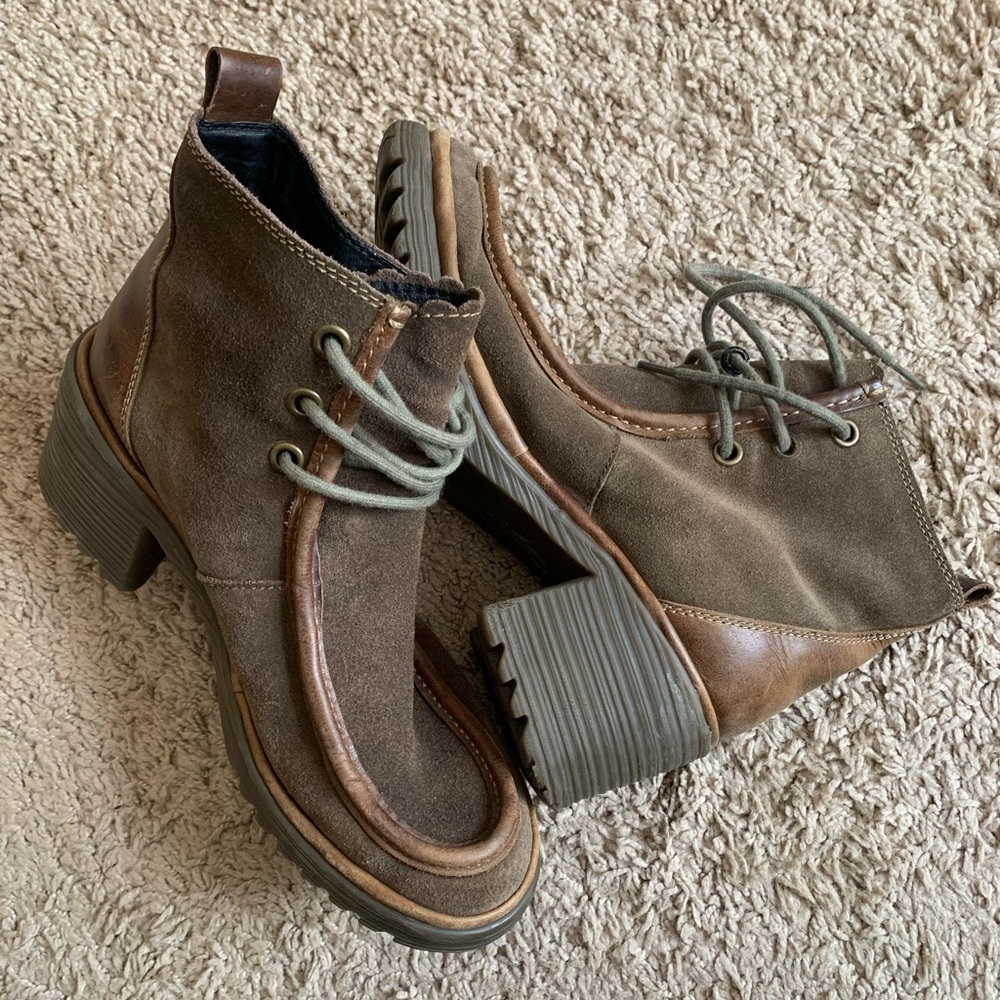 Gorgeous Fly London boots - Great condition